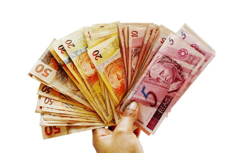 Mulheres maduras têm que buscar educação financeira