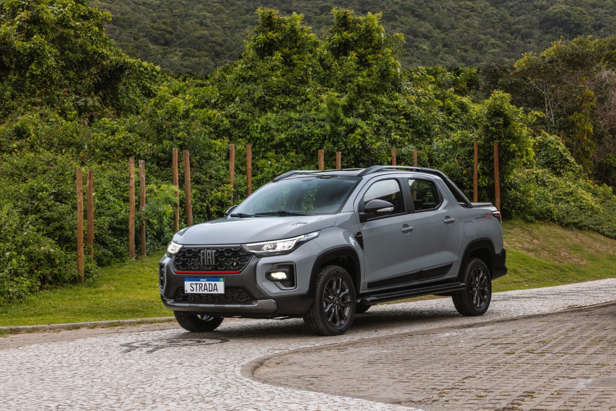 Fiat Strada é o veículo novo mais vendido do Brasil, mas VW Polo se aproxima; veja o top 10