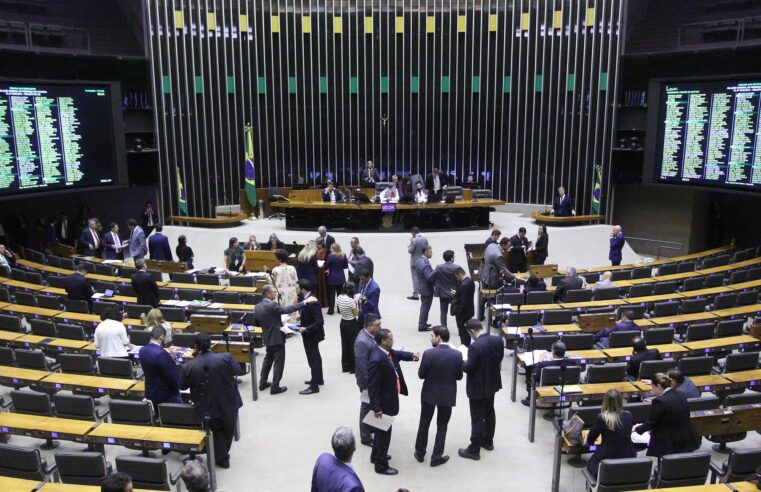 Câmara aprova primeira proposta do corte de gastos, derruba volta do DPVAT e flexibiliza congelamento de emendas