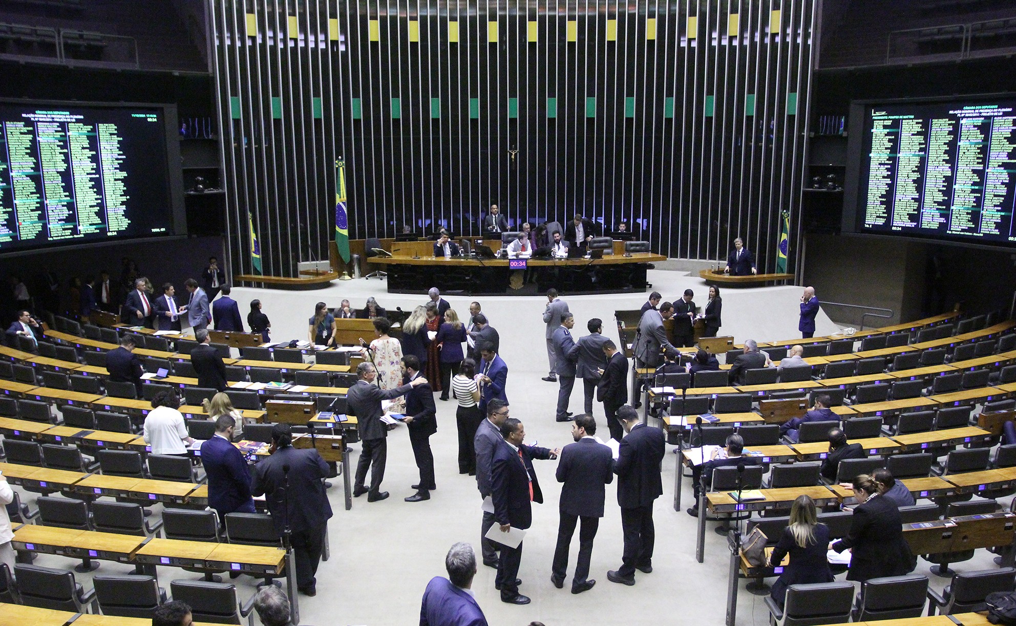 Câmara aprova primeira proposta do corte de gastos, derruba volta do DPVAT e flexibiliza congelamento de emendas