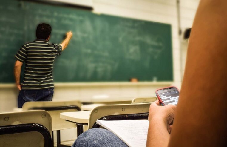 Lula sanciona na próxima segunda projeto que limita celular em escolas; texto não deve ter vetos