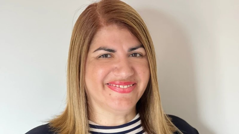 ‘Não adianta escola proibir celular e os pais continuarem deixando usar 5 horas seguidas em casa’
