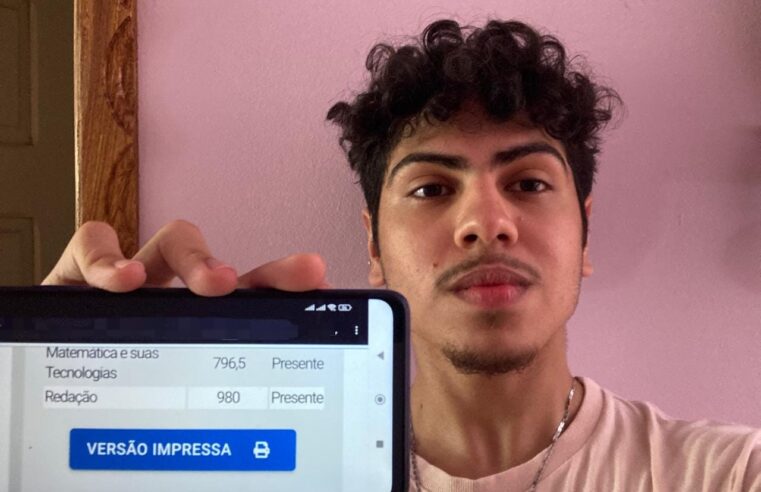 Estudante de medicina que dá aulas gratuitas no AC tira 980 na redação do Enem 2024: ‘Muita felicidade’