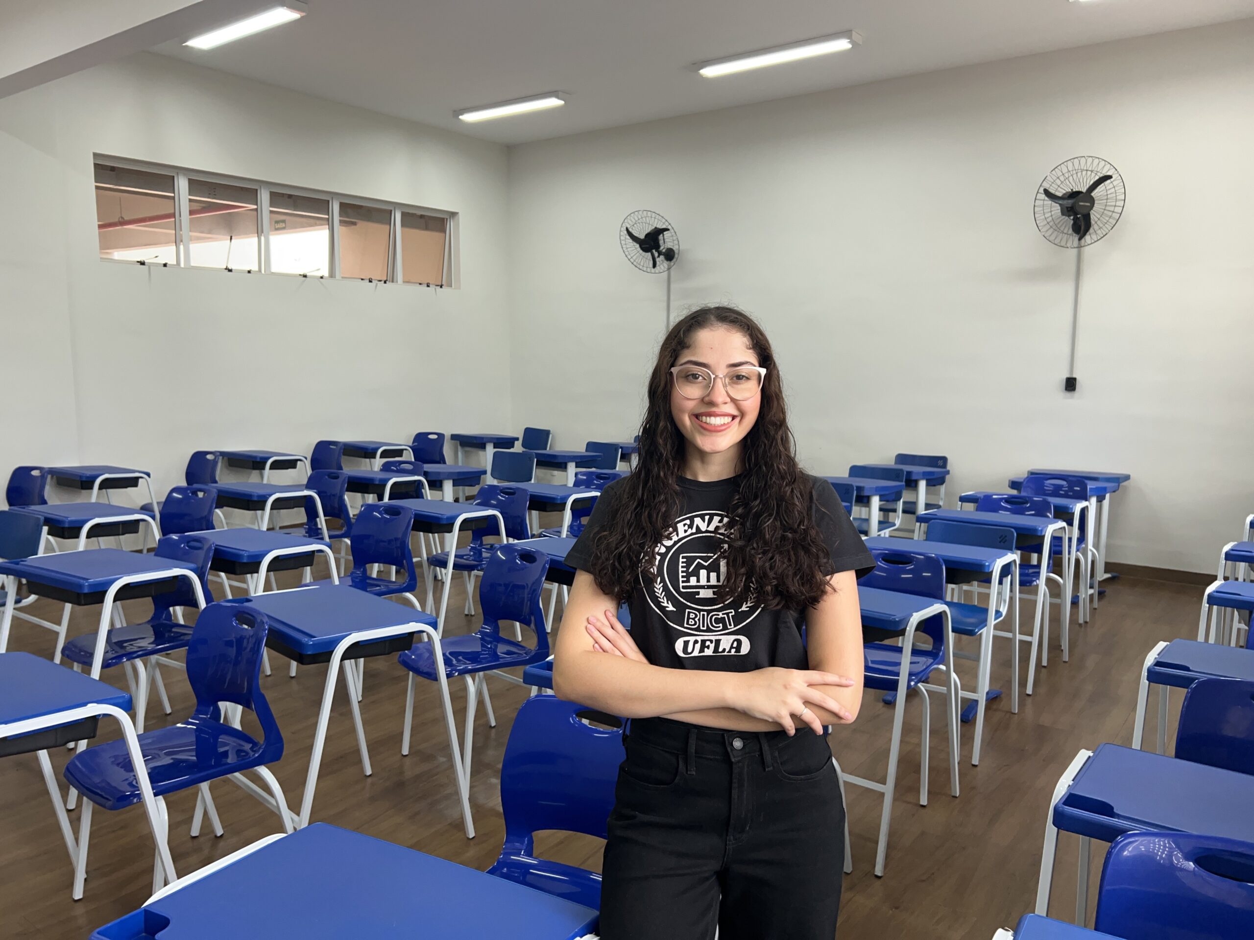 Única aluna da turma, universitária escapa de trabalhos em grupo, apresenta seminários ‘sem plateia’ e avisa professores quando vai faltar