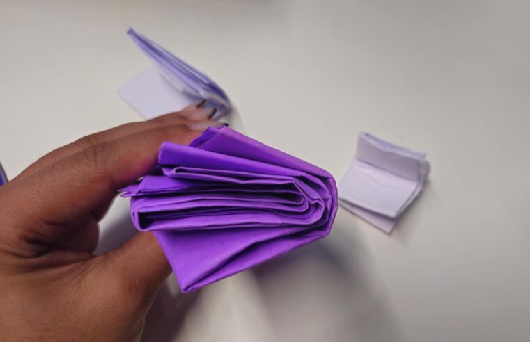 É possível dobrar um papel ao meio mais de 8 vezes? Entenda o que está por trás e como desafiar essa teoria