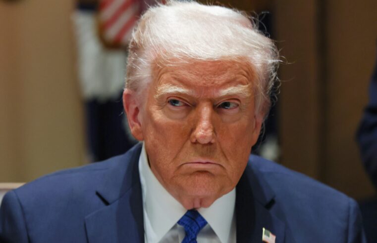 Trump anuncia tarifas de 25% sobre carros importados nos EUA