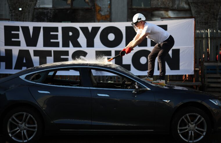Musk anuncia que vai dedicar menos tempo ao governo dos EUA e ações da Tesla sobem 5% no pré-mercado