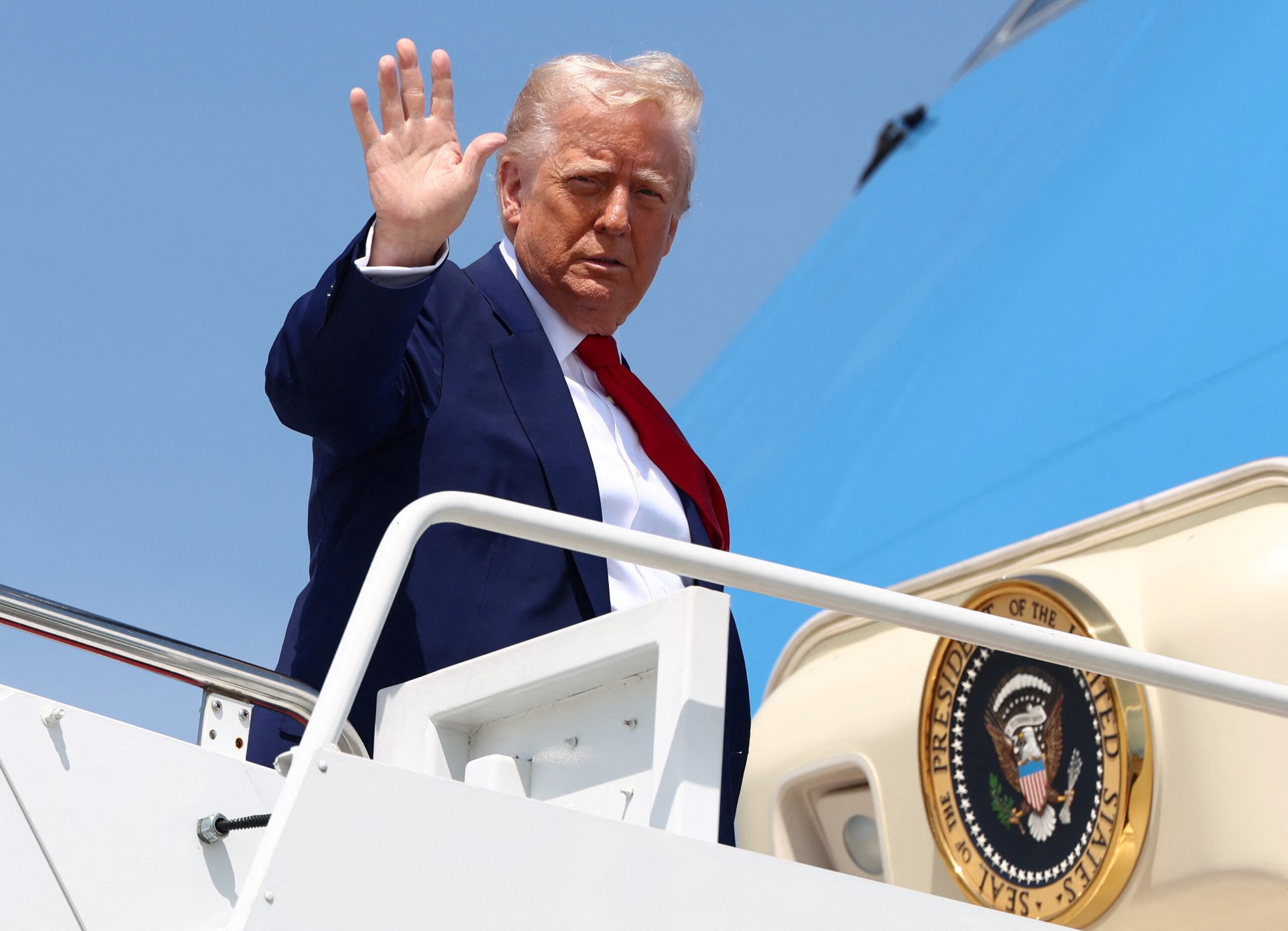 Trump suaviza impacto das tarifas sobre setor automotivo dos EUA