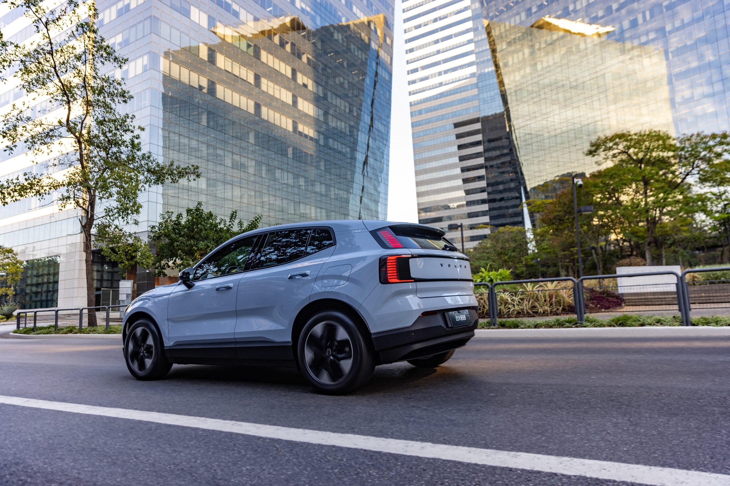 Volvo planeja demitir até 800 funcionários por efeito do tarifaço de Trump