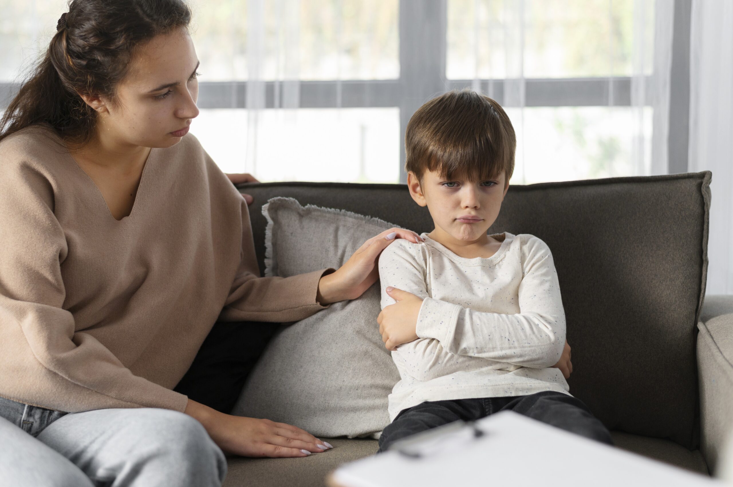 Por que crianças mentem? Como reagir à mentira do seu filho pequeno