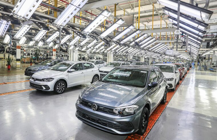 ‘Tarifaço’ de Trump: setor automotivo mostra preocupação com aumento de importados da China e México