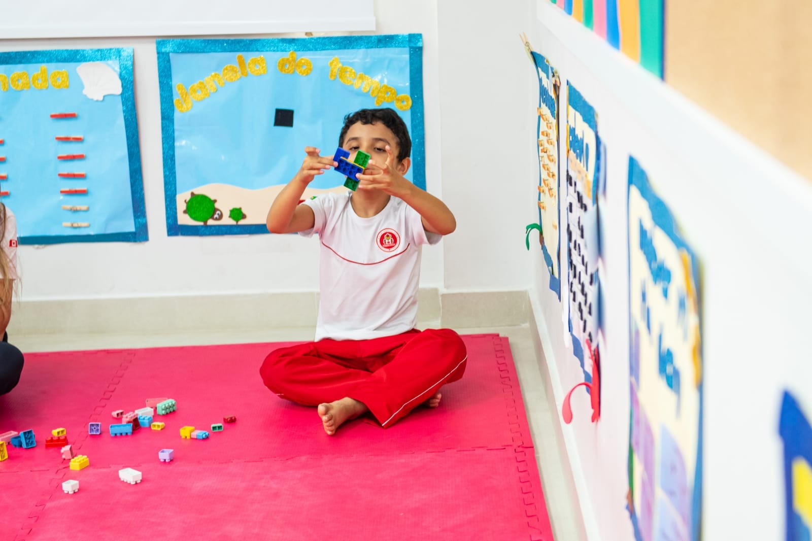 Dia Mundial da Conscientização do Autismo: veja os obstáculos enfrentados e conheça iniciativas de apoio à inclusão