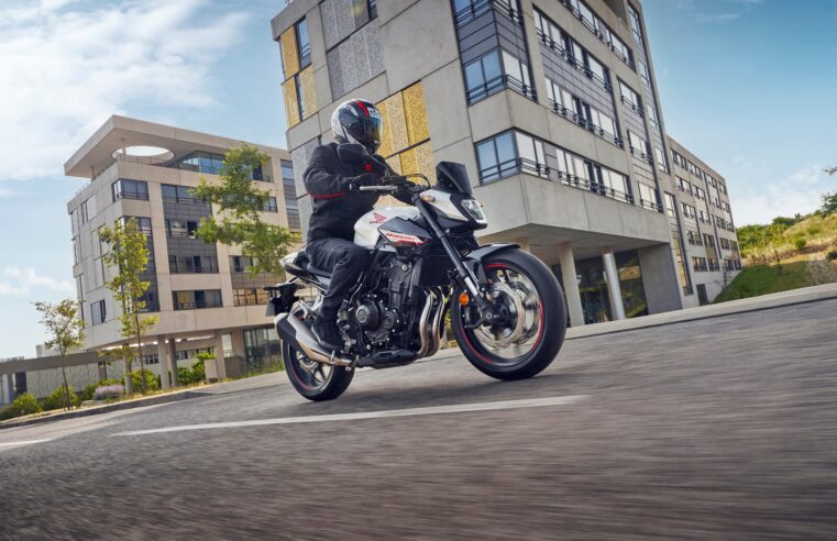 Honda Hornet volta ao Brasil após mais de uma década; veja preço e ficha técnica