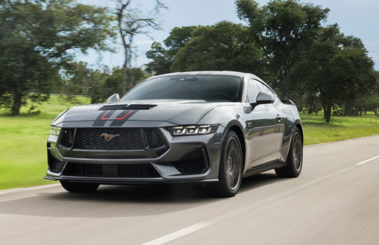 VÍDEO: Mustang ganha edição limitada com câmbio manual por R$ 600 mil; veja os destaques