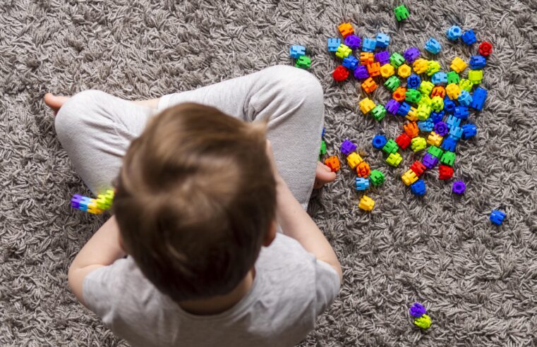 As crianças com deficiência rejeitadas por escolas: ‘Devolveram a matrícula quando disse que meu filho é autista’