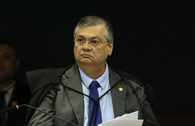 Greve dos professores: Flávio Dino suspende multa diária de R$ 1 milhão