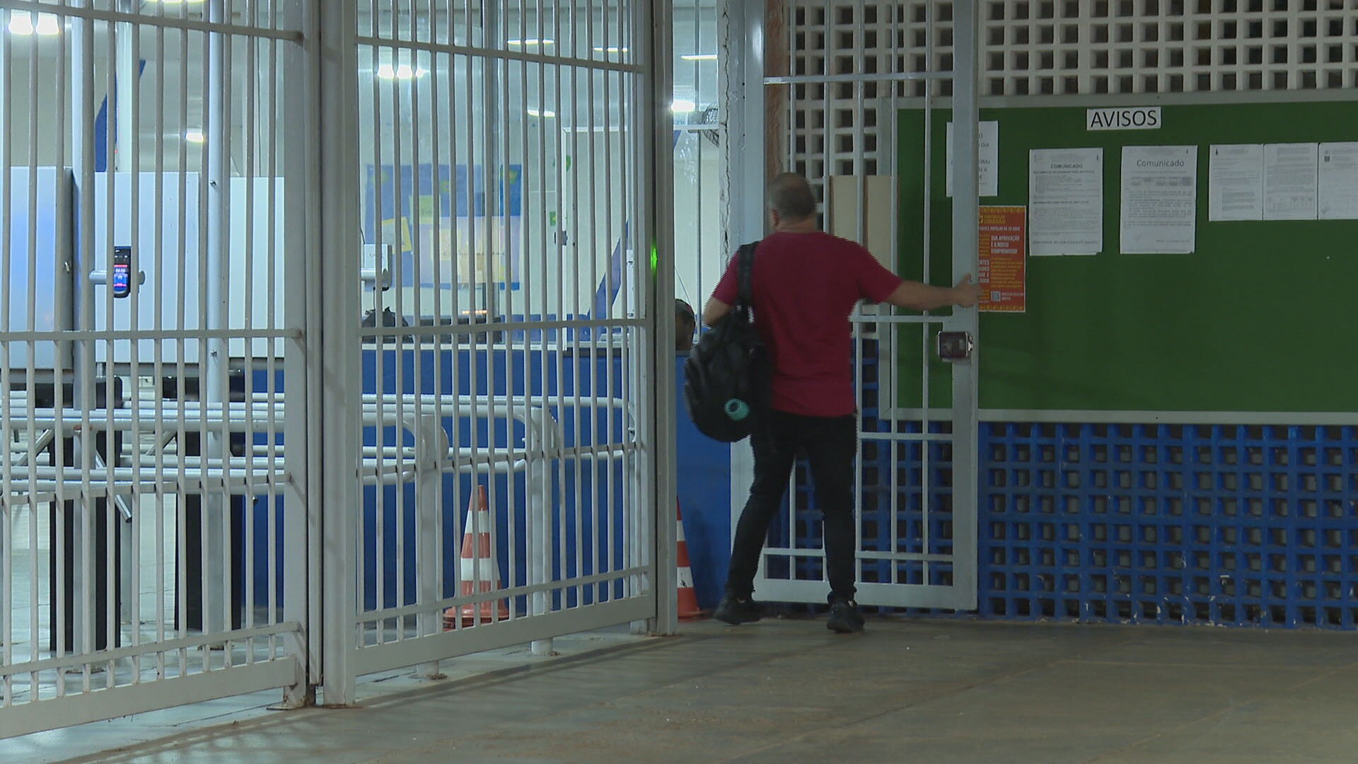 Greve dos professores: mais da metade das escolas do DF funcionaram parcialmente no 1º dia