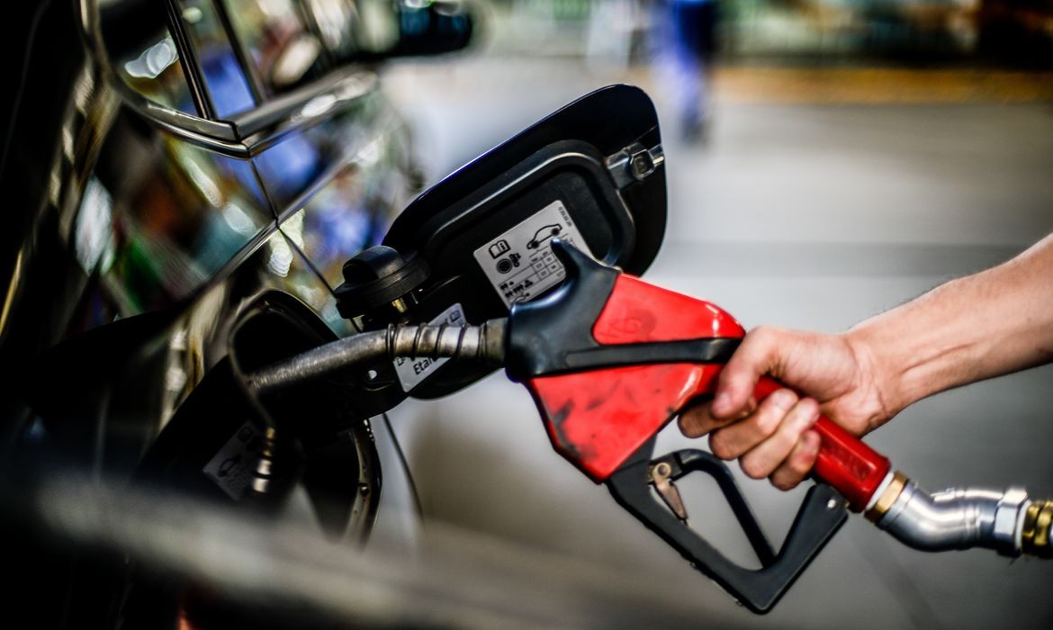 Álcool ou gasolina: calculadora do g1 mostra qual compensa mais