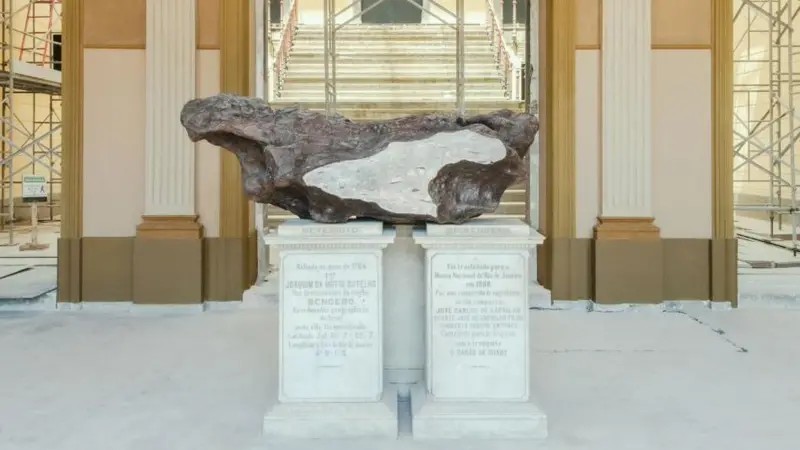 Bendegó, o meteorito que virou penteado, crônica de Machado de Assis e símbolo de sobrevivência nas cinzas do Museu Nacional