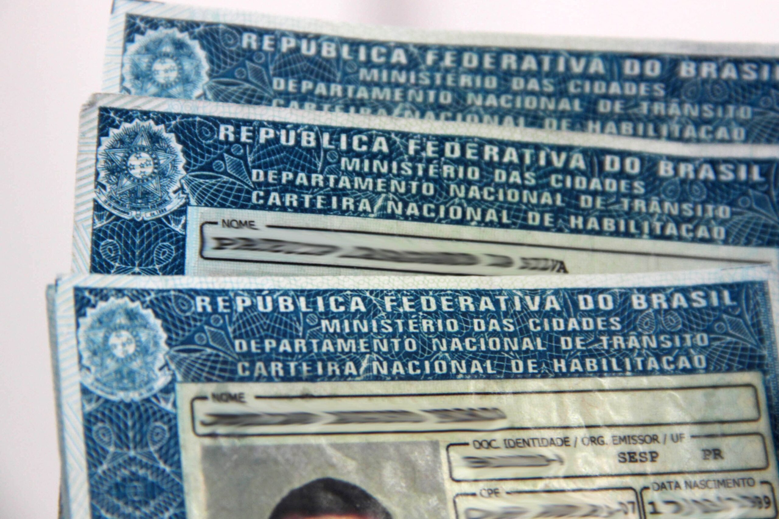 É #FAKE site que imita página do governo federal e oferece CNH a R$ 179; trata-se de golpe